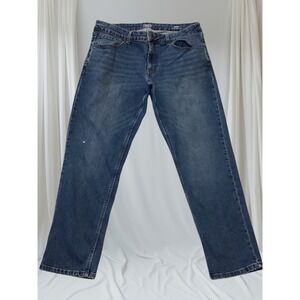IZOD Mens Straight Fit Jeans Blue Wash Size 36x30 Denim Pants Flaw see pic